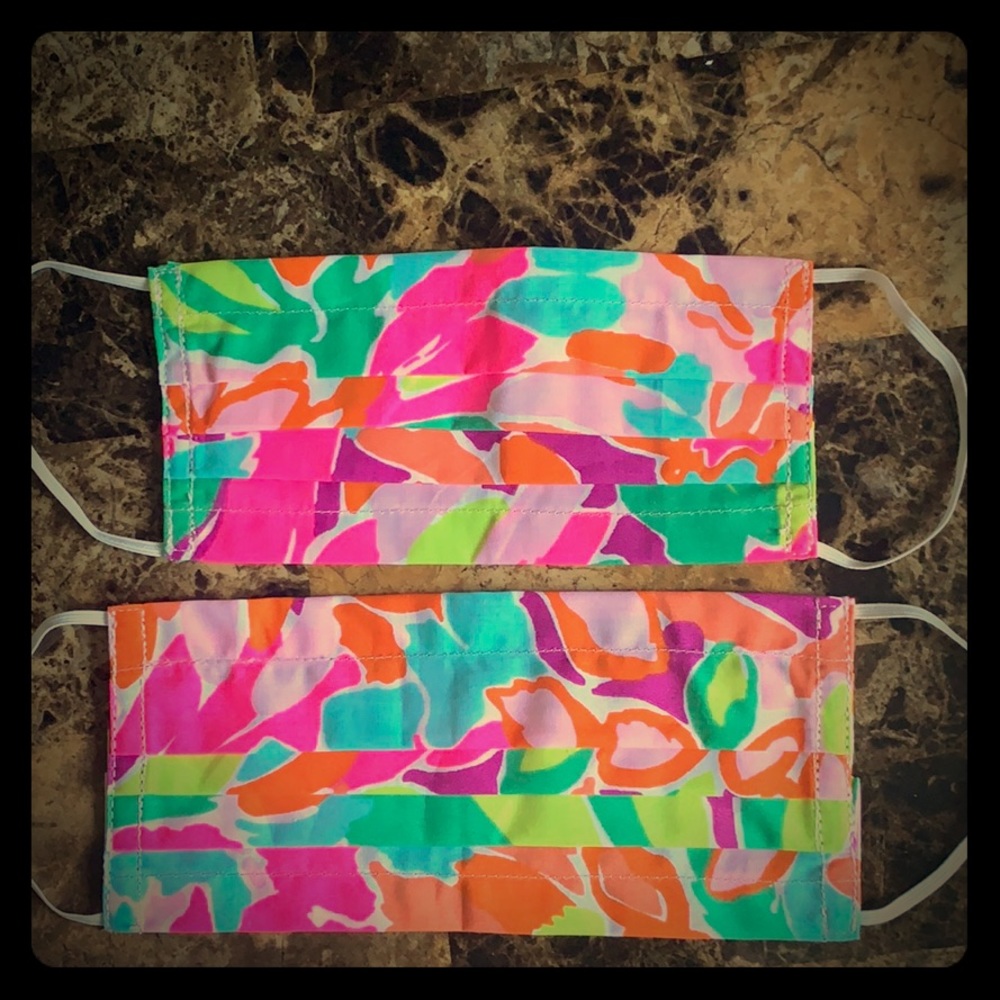 One  Lilly Pulitzer mask adult
